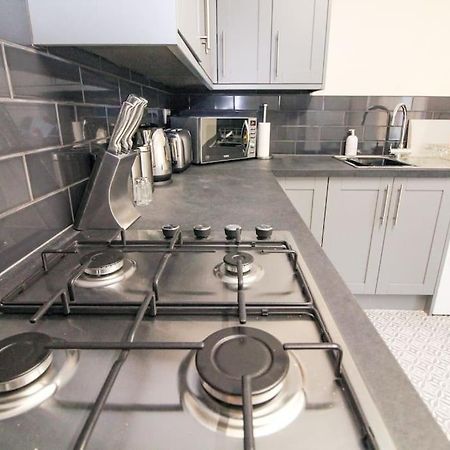 Modern 3 Bed, Contractors Welcome, Bradford Bradford  Exterior foto