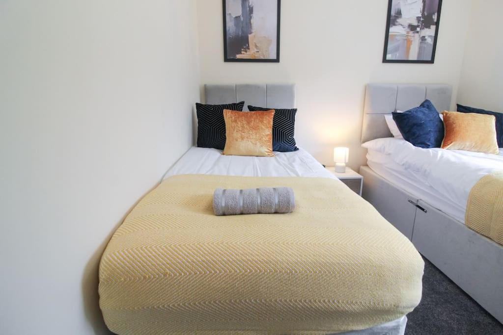 Modern 3 Bed, Contractors Welcome, Bradford Bradford  Exterior foto