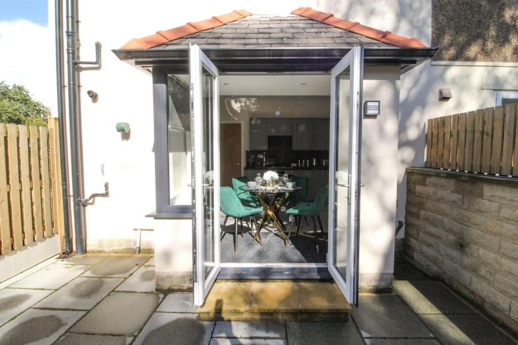 Modern 3 Bed, Contractors Welcome, Bradford Bradford  Exterior foto