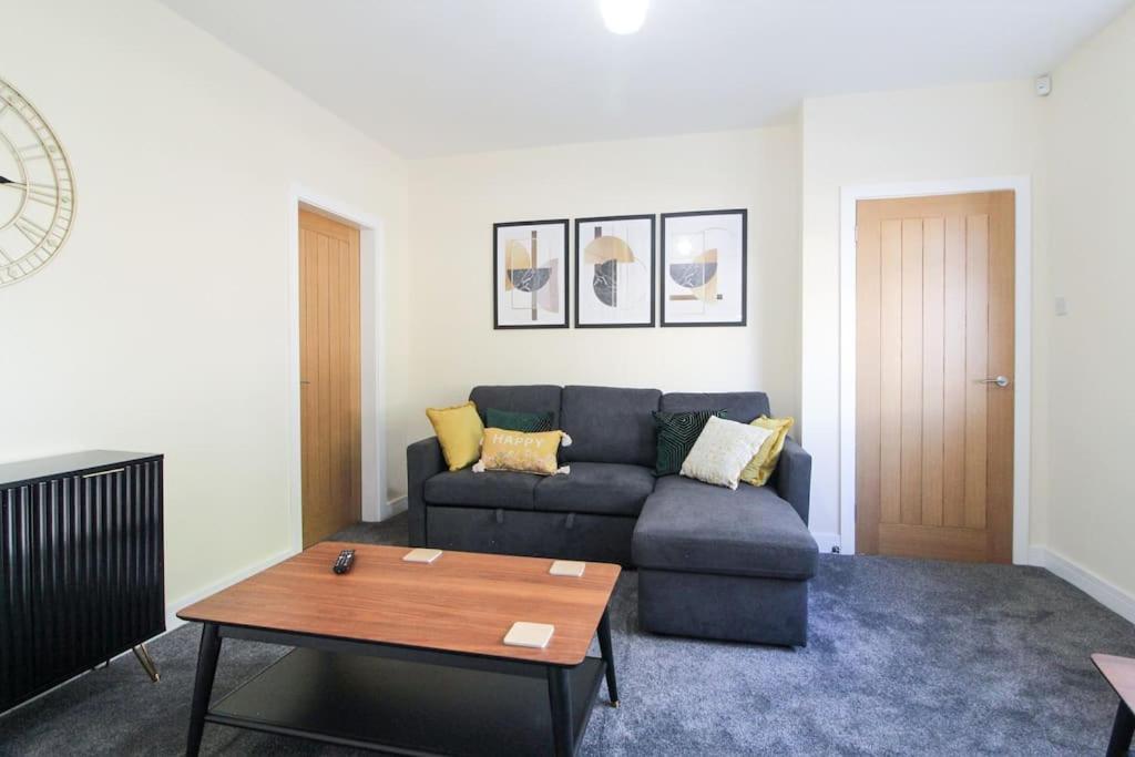 Modern 3 Bed, Contractors Welcome, Bradford Bradford  Exterior foto