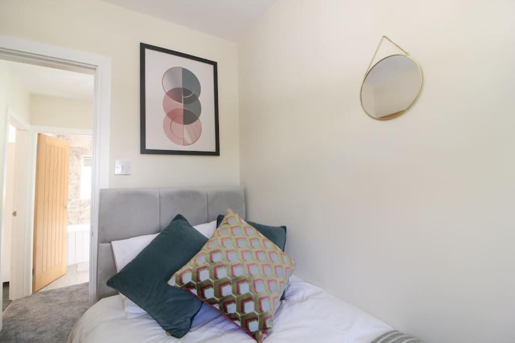 Modern 3 Bed, Contractors Welcome, Bradford Bradford  Exterior foto