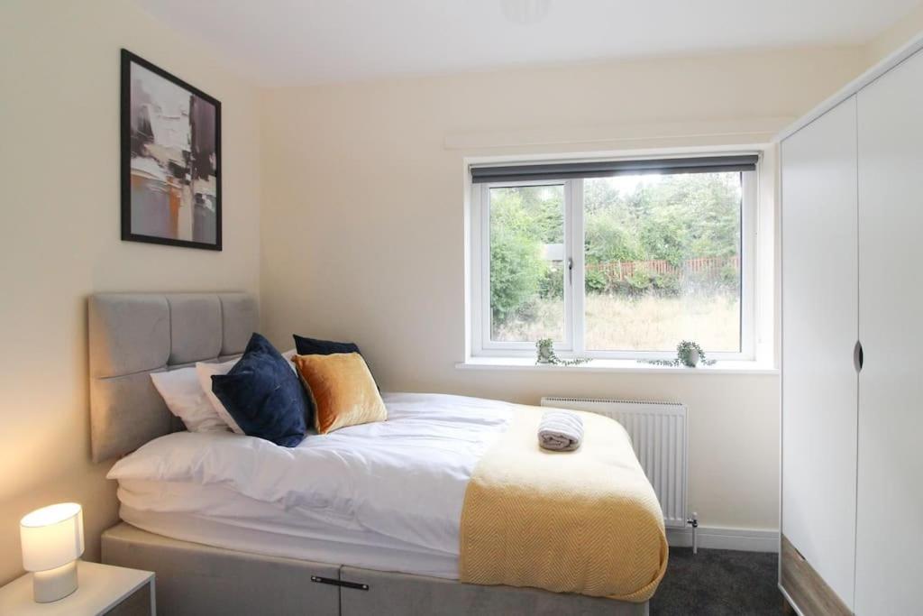 Modern 3 Bed, Contractors Welcome, Bradford Bradford  Exterior foto