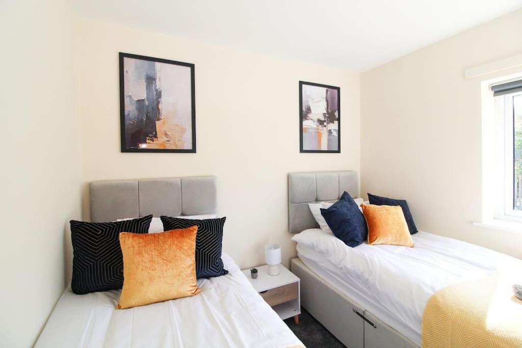 Modern 3 Bed, Contractors Welcome, Bradford Bradford  Exterior foto