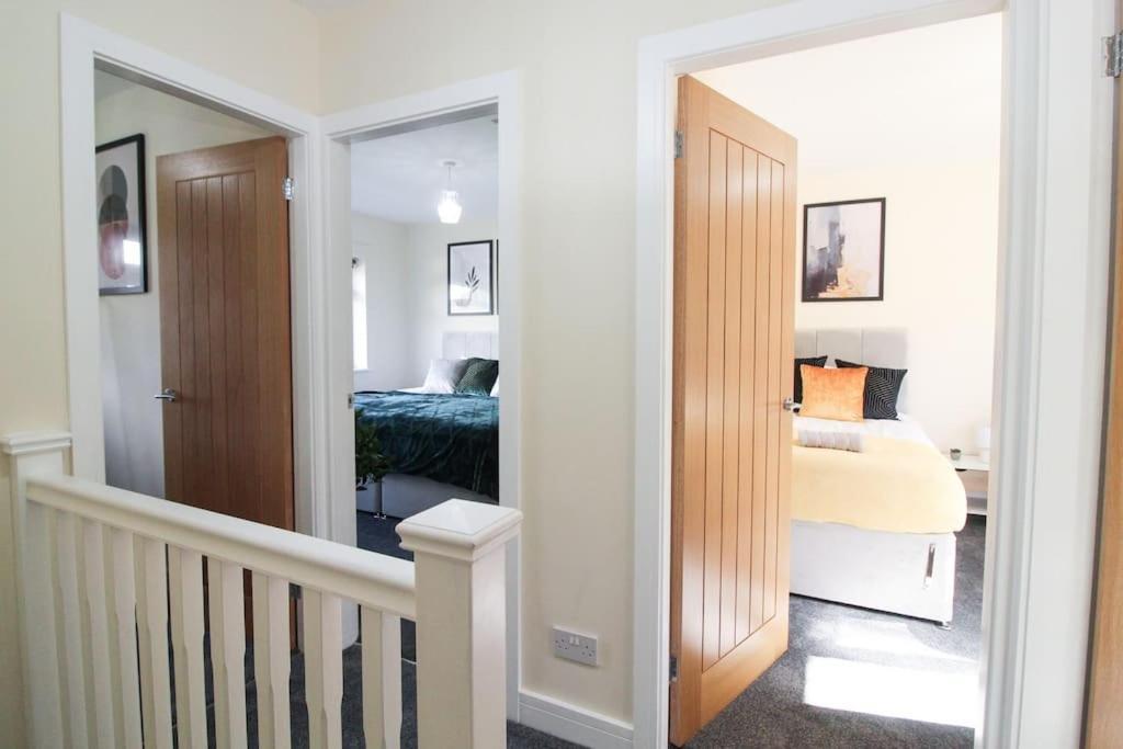 Modern 3 Bed, Contractors Welcome, Bradford Bradford  Exterior foto